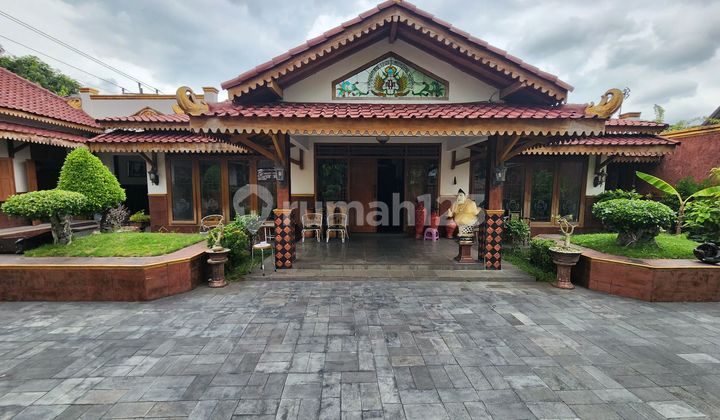 Classic Javanese Ethnic House in Ring 1 of Yogyakarta City