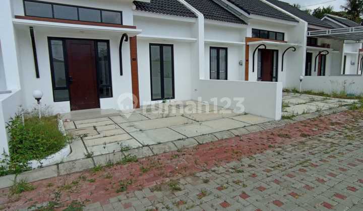 Rumah Apik Strategis Modern di Argorejo Sedayu