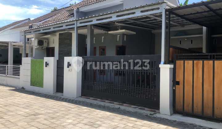 Strategic House in a Ready-to-Live Cluster in Seyegan 2