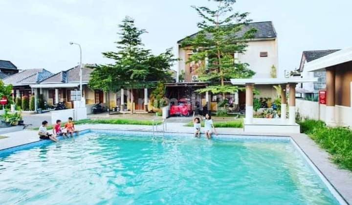 Rumah Strategis Dalam Perumahan di Jalan Pleret 2