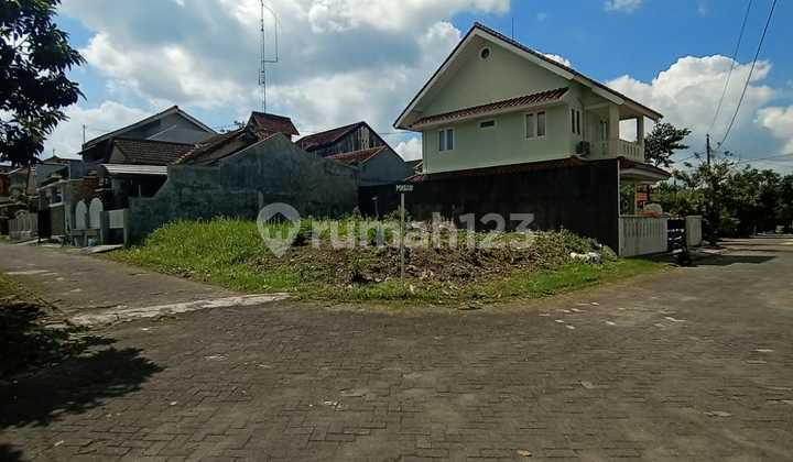 Strategic Residential Plot Land in Pandowoharjo