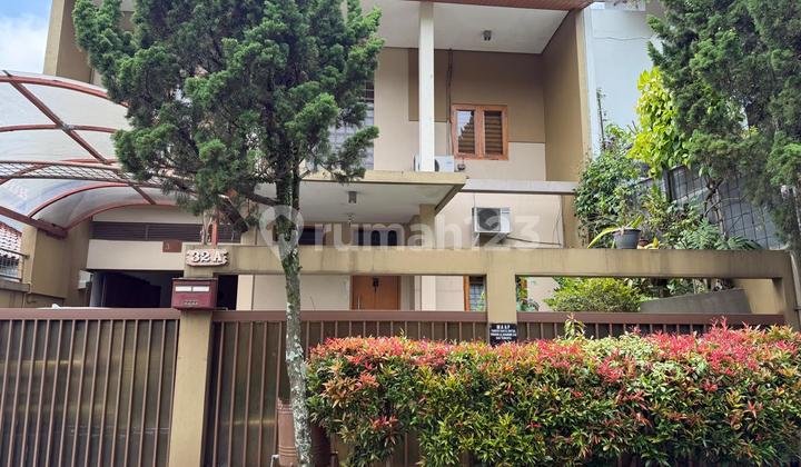 Beautiful House, 2 Floors, Ready to Occupied, Strategic Area, Sukajadi, Bandung (Aa)