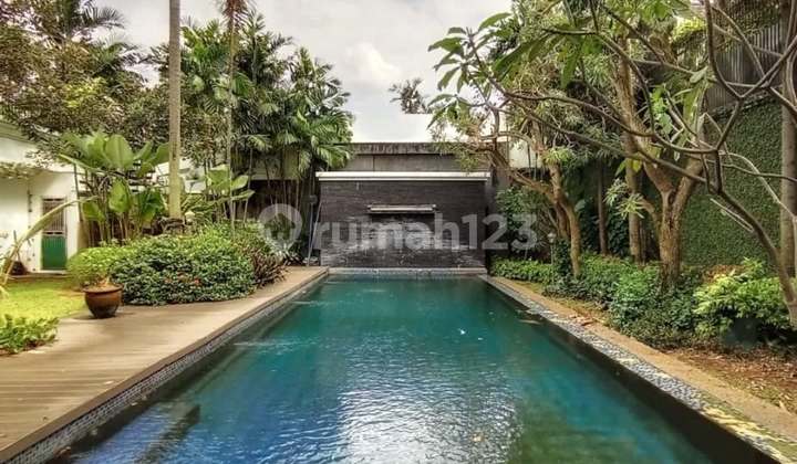 Classic American Style Luxury House in Selong, Kebayoran Baru 2