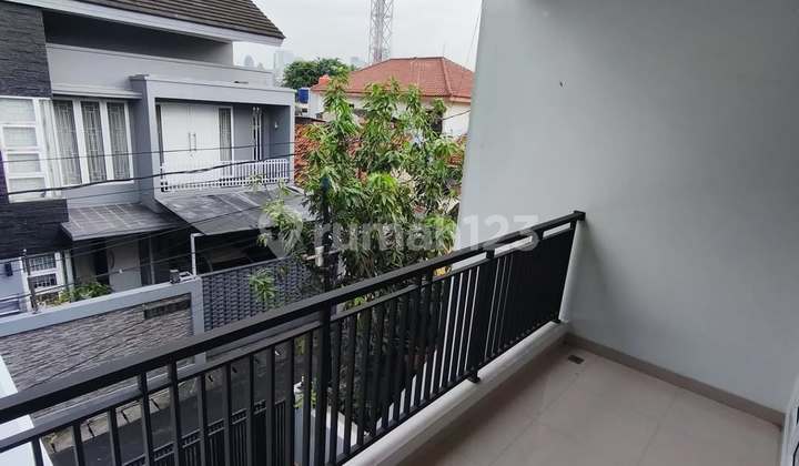 Rumah Bagus Seperti Baru di Pejompongan Dekat Benhil Dekat ke Thamrin Rumah Bagus di Pejompongan 2