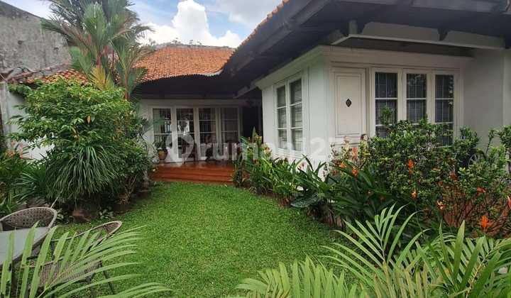 For Quick Sale, House in Kemang, Still Very Well Maintained and Building Condition is Still Good