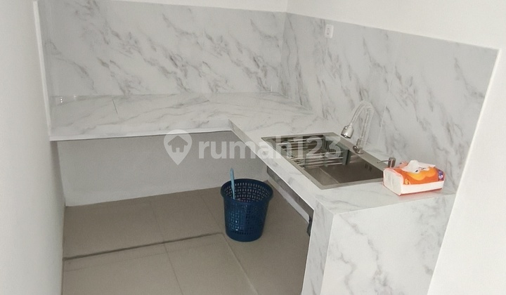Siap Huni, 3 Lantai, SHM, Dekat Taman Kota,