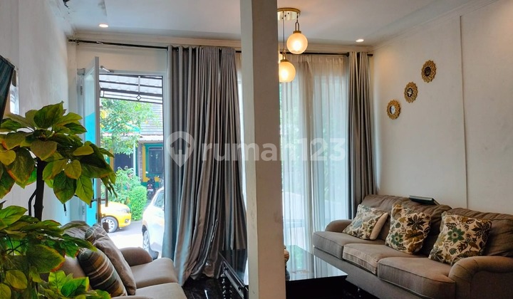 2-Storey Residence Near Schools and Toll Access 2-Storey Residence Near Schools and Toll Access