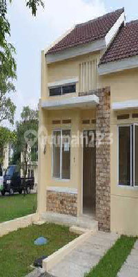 Dijual Rumah di Forest Hills. Letak Disamping Taman. Asri 2