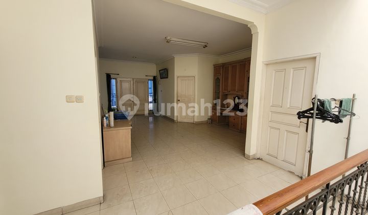 Rumah Bagus 2 Lantai Siap Huni di Duri Kepa 2