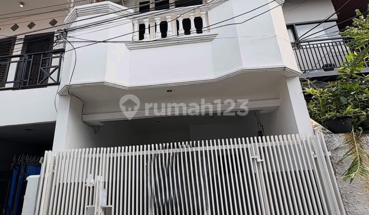 Rumah 2 Lantai di Duri Kepa - Jakarta Barat Rumah 2 Lantai di Duri Kepa - Jakarta Barat