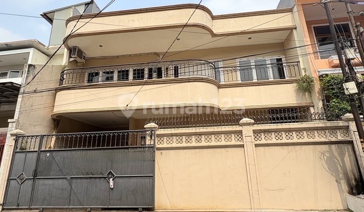 Rumah Bagus 2 Lantai Siap Huni di Duri Kepa