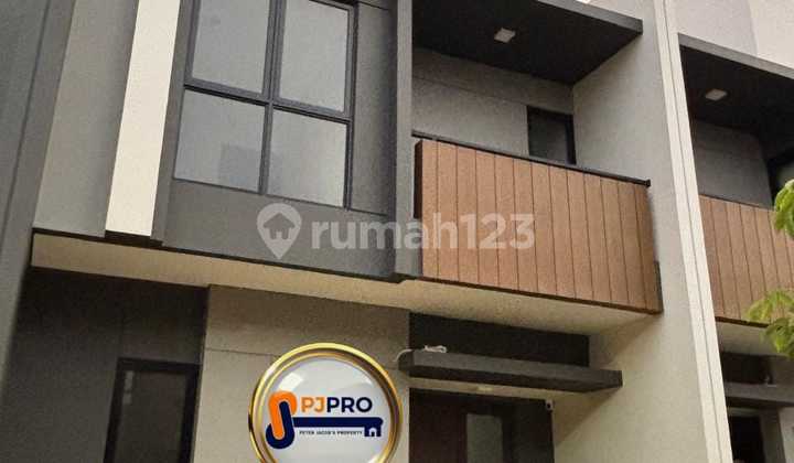 Rumah Bagus 2 LT di Summarecon Crown Gading Rumah Bagus 2 LT di Summarecon Crown Gading