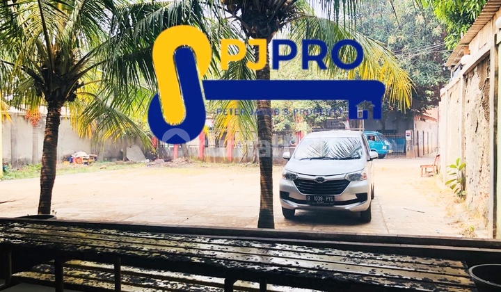 Good Warehouse/Futsal Field in Setu, Bekasi Regency