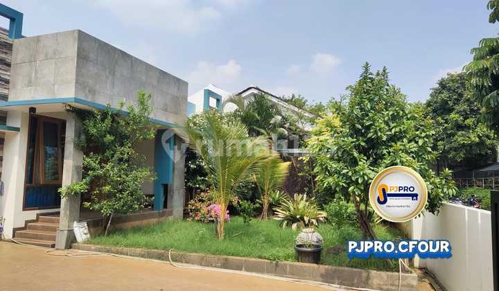 Rumah Mewah 2 Lt. Dekat Sumarecon Bekasi