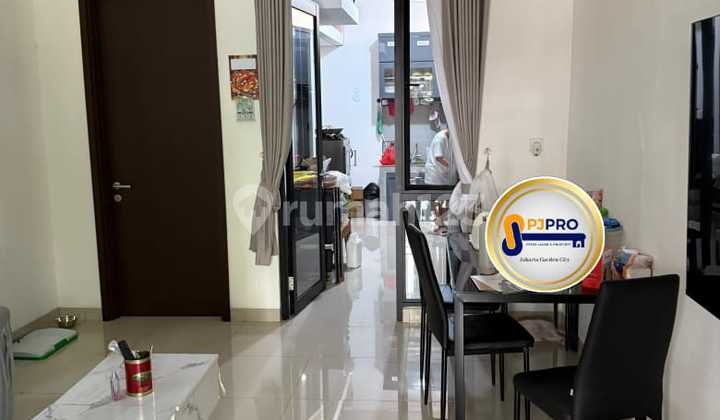 Rumah Bagus 3 Lt. di Jakarta Garden City 2