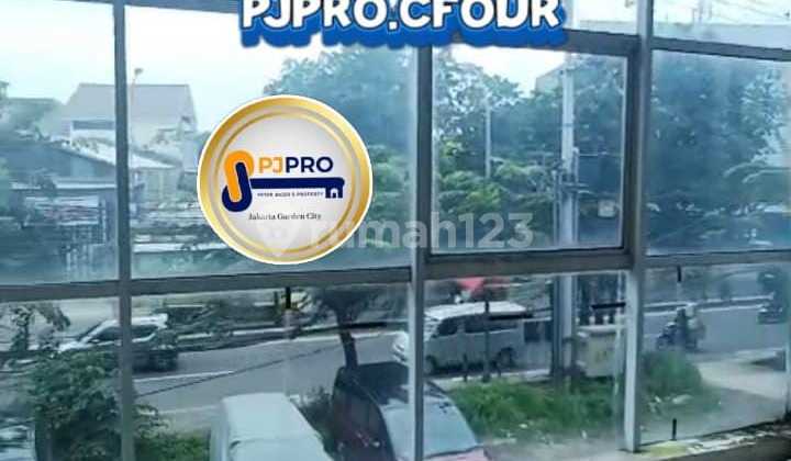 Shop House with SHM Certificate, 3 Floors, Located on Sultan Agung Main Road, Bekasi