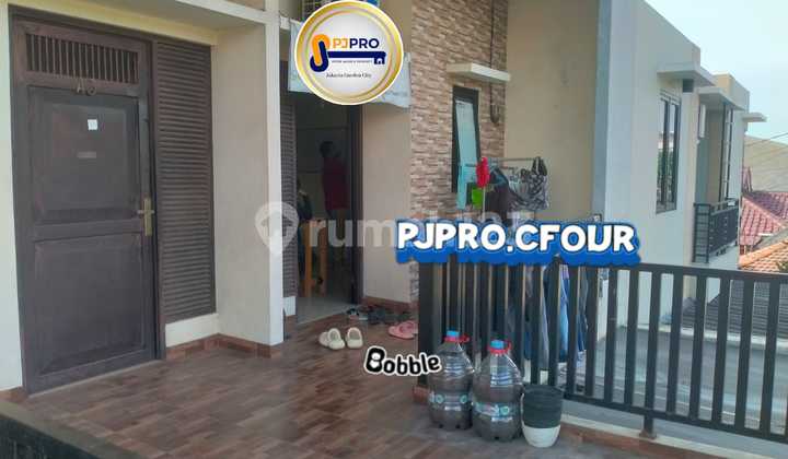 Rumah Hook Bagus dengan Toko dan Kontrakan di Harapan Indah