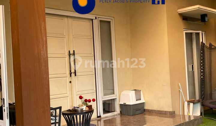 Rumah Bagus 2 Lantai dengan Kolam Renang di Harapan Indah, Bekasi