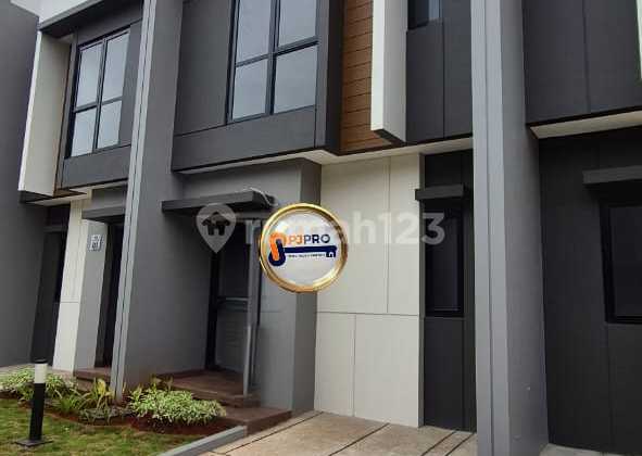 Rumah Bagus 2 LT di Summarecon Crown Gading