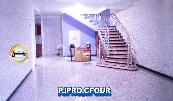 Rumah Bagus 2 Lt. di Bulevar Harapan Indah Rumah Bagus 2 Lt. di Bulevar Harapan Indah