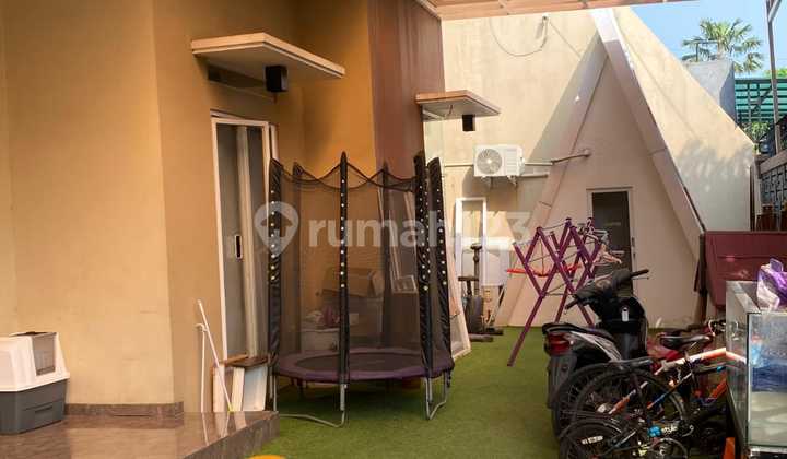 Rumah Bagus 2 Lantai dengan Kolam Renang di Harapan Indah, Bekasi 2