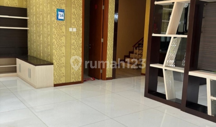 Dijual Town House