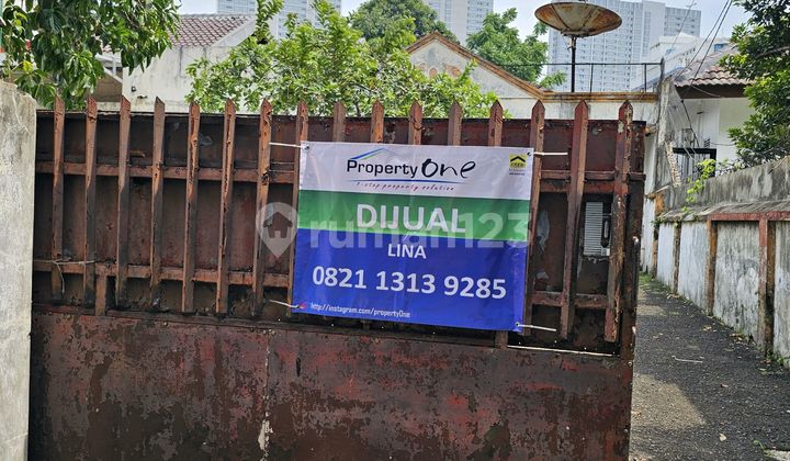 Old House for Sale, Suitable for Business in Cikini Area, SHM House at Jl. Ciasem No. 6, Cikini, Menteng, Central Jakarta City, DKI Jakarta, Indonesia, 10330, Cikini 2