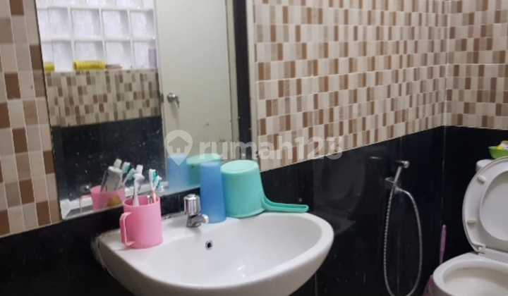 For Sale: Spacious Renovated House in Strategic Location at Griya Loka BSD, Close to Toll Access and Other BSD Areas. 2