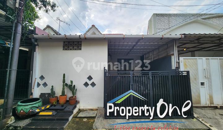 Selling 1.5-Story Semi-Furnished House in Kencana Loka BSD Selling 1.5-Story Semi-Furnished House in Kencana Loka BSD