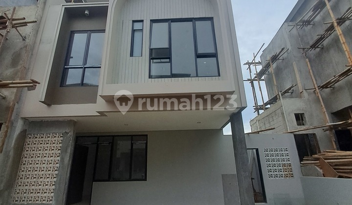 Rumah Siap Huni di Lebak Bulus 1 Km ke MRT Lebak Bulus Rumah Siap Huni di Lebak Bulus 1 Km ke MRT Lebak Bulus
