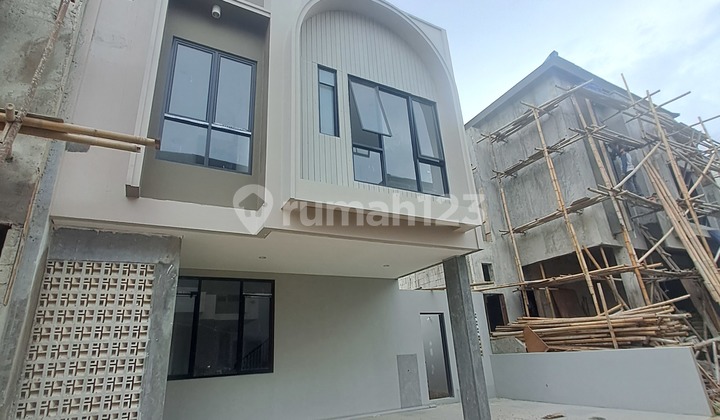 Rumah Siap Huni di Lebak Bulus 1 Km ke MRT Lebak Bulus 2