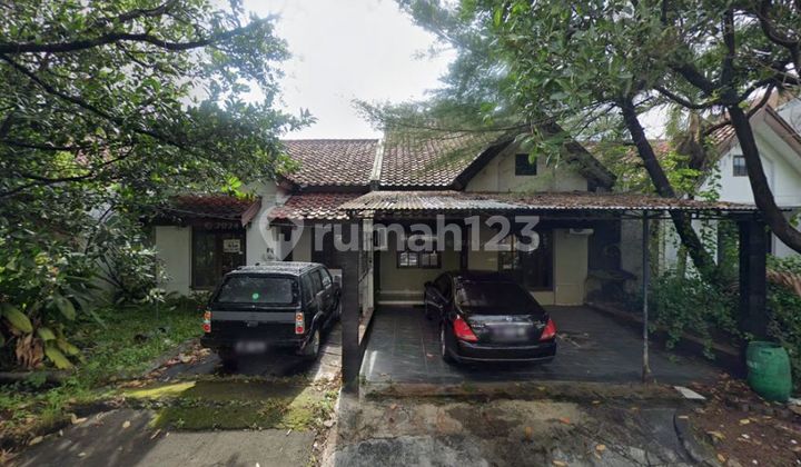 For Rent: 2.5-Story House in a Strategic Location at Taman Beverly, Lippo Cikarang 1