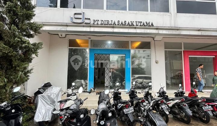 Ready-to-Live Shop House in Strategic Location at Ssp Margahayu Complex