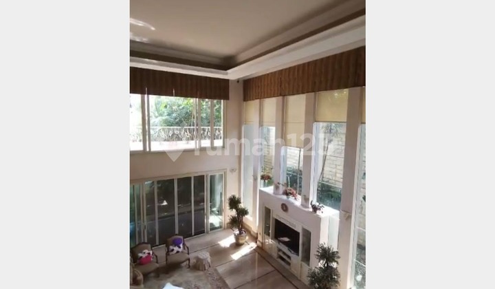 Rumah Bagus & Strategis di Pusat Kota Surabaya Rumah Bagus & Strategis di Pusat Kota Surabaya