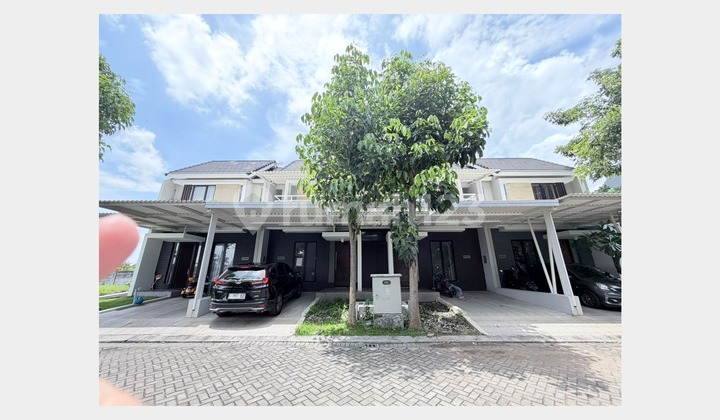 Rumah Jejer Connecting, Strategis di Citraland, Surabaya