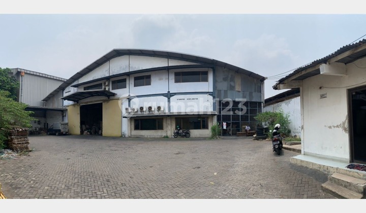 Gudang Bagus di Kawasan Komplek Pergudangan, Margomulyo Indah