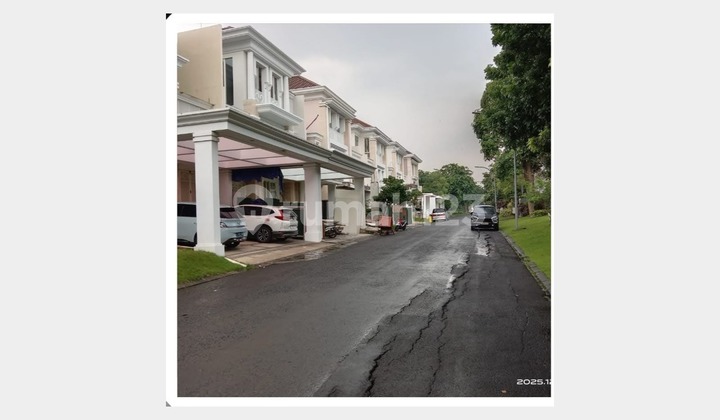 Minimalist & Strategic House in Pakuwon Indah Grand Embassy, Surabaya 2
