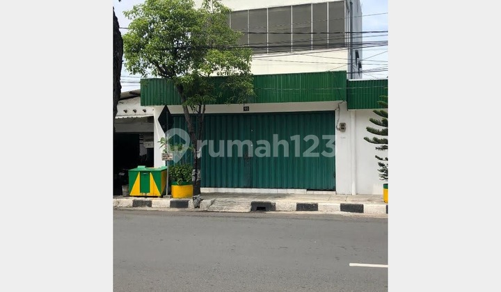 Shop House with a Prime and Charming Location in Tambak Rejo, Surabaya