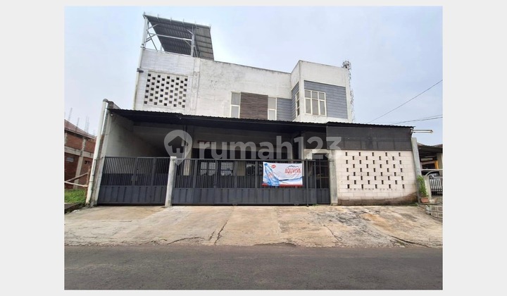 Affordable and Strategic Shop House at Raya Dipomanggolo Araya Malang
