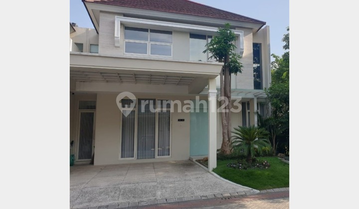 Rumah Bagus dan Ciamiiiiik di Pakuwon City, Surabaya Rumah Bagus dan Ciamiiiiik di Pakuwon City, Surabaya
