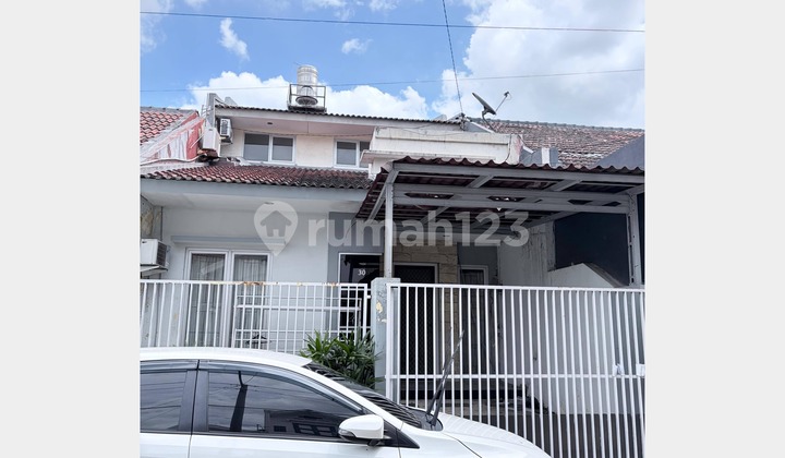 Nice &amp; Strategic House Near Pakuwon Mall, Pakuwon City, Surabaya 2