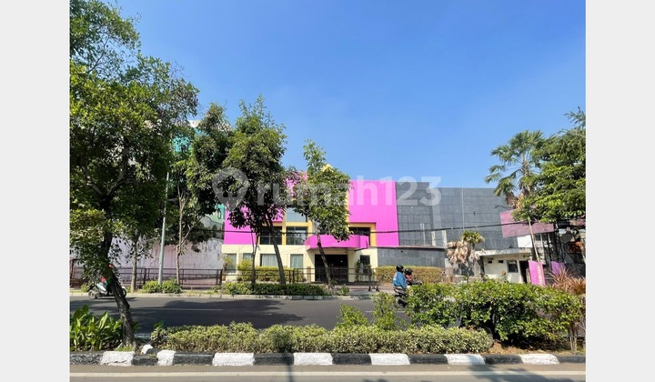 Gedung Strategis & Hitung Harga Tanah Saja di Pusat Kota Surabaya