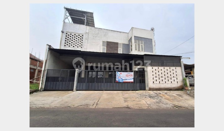 Affordable and Strategic Shop House at Raya Dipomanggolo Araya Malang 2