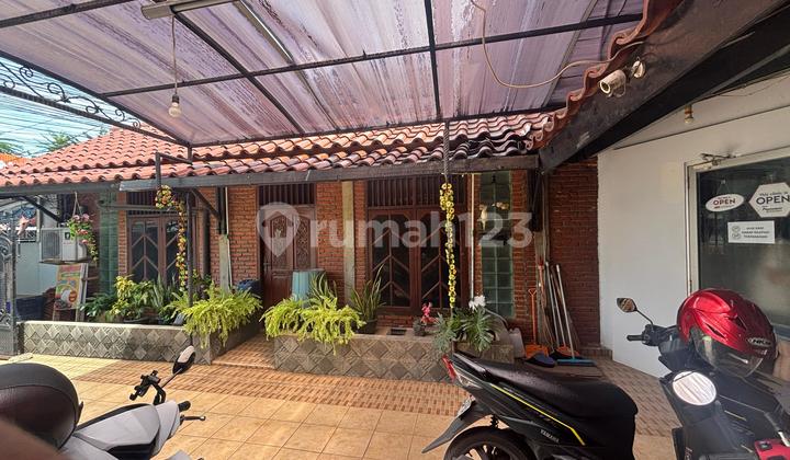 Dijual Tempat Usaha & Hunian Lokasi Strategis - Pasar Rebo