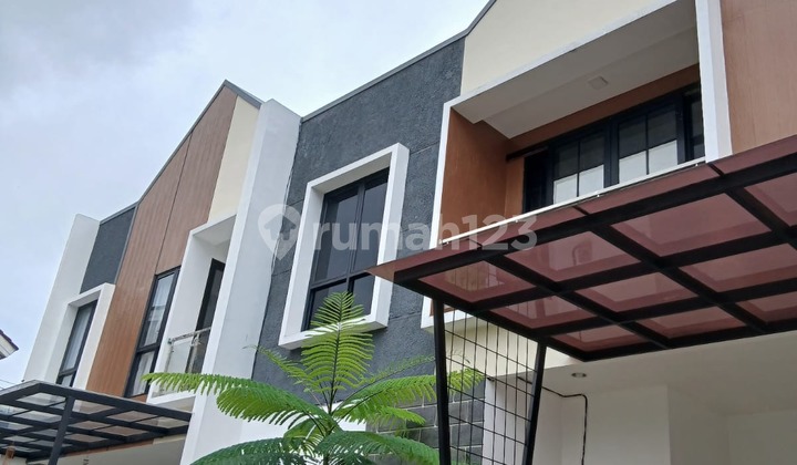 Rumah 2 Lantai Lokasi Cibubur Bebas Banjir 2