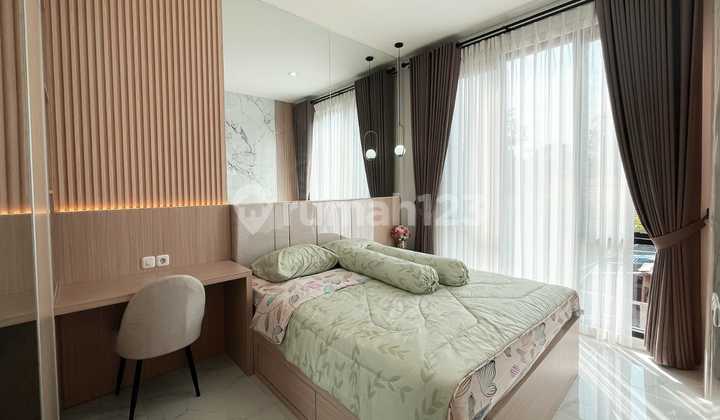 Rumah Mewah Lokasi Strategis Dekat MRT Lebak Bulus Rumah Mewah Lokasi Strategis Dekat MRT Lebak Bulus