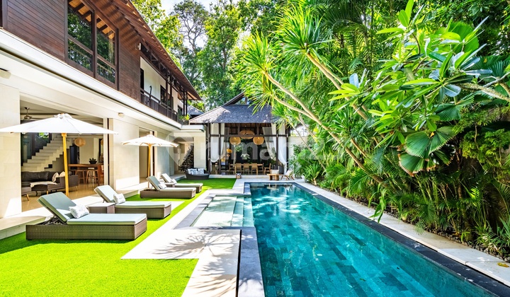 For Sale Luxury Villa Located in Seminyak Petitenget For Sale Luxury Villa Located in Seminyak Petitenget