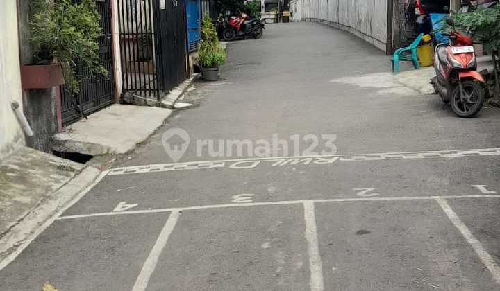 Good House with SHM at Jl. M. Saidi Raya No. 74, Petukangan Selatan, Pesanggrahan, South Jakarta City, Dki Jakarta, Indonesia, 12270, Petukangan Good House with SHM at Jl. M. Saidi Raya No. 74, Petukangan Selatan, Pesanggrahan, South Jakarta City, Dki Jakarta, Indonesia, 12270, Petukangan