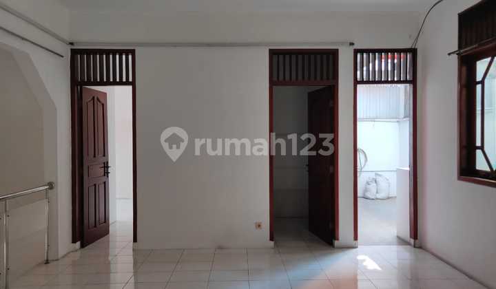 Rumah SHM di Jl. Dempo I No. 4, Gunung, Kebayoran Baru, Kota Jakarta Selatan, Dki Jakarta, Indonesia, 12120, Blok M Rumah SHM di Jl. Dempo I No. 4, Gunung, Kebayoran Baru, Kota Jakarta Selatan, Dki Jakarta, Indonesia, 12120, Blok M