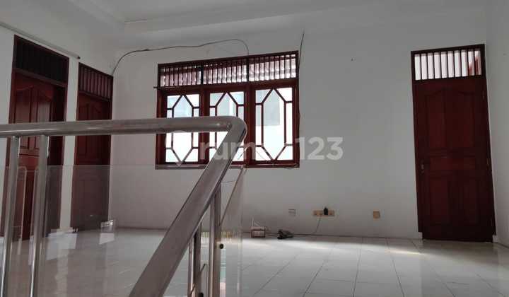 Rumah SHM di Jl. Dempo I No. 4, Gunung, Kebayoran Baru, Kota Jakarta Selatan, Dki Jakarta, Indonesia, 12120, Blok M 2